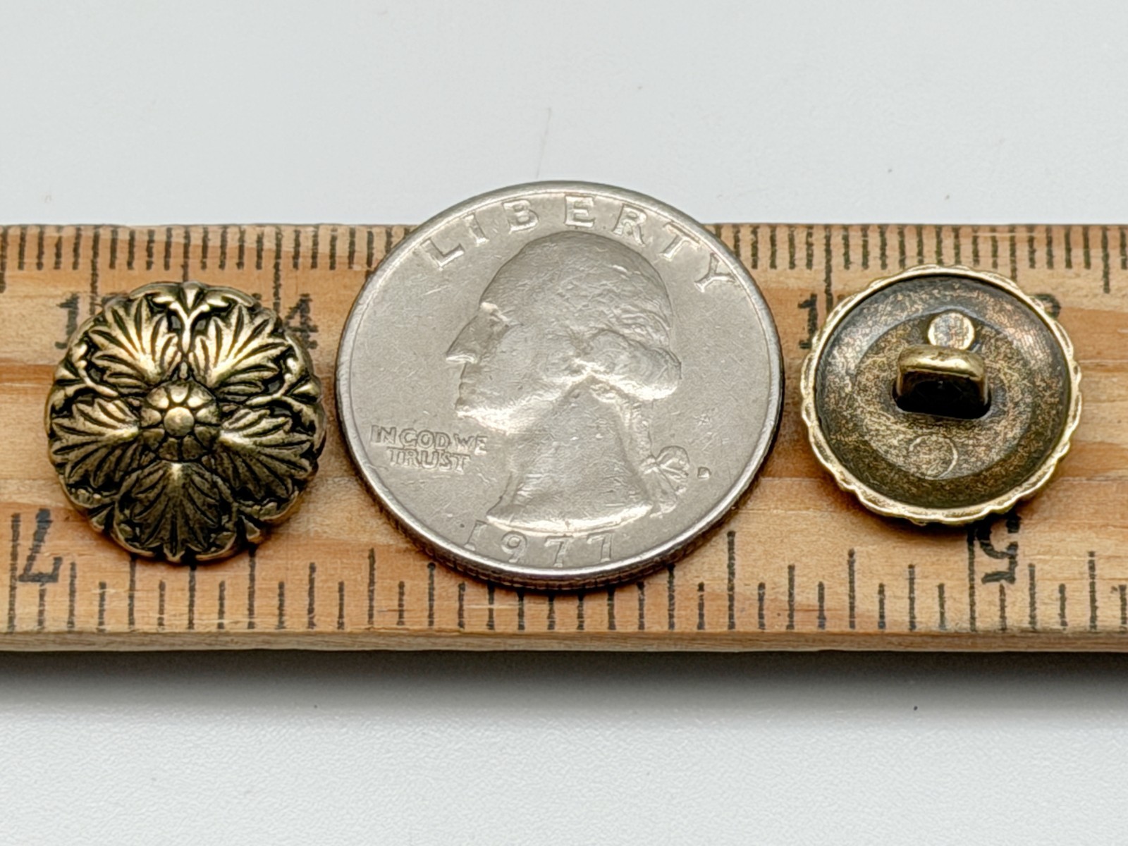 11 Buttons X 15mm 5/8". Custom List