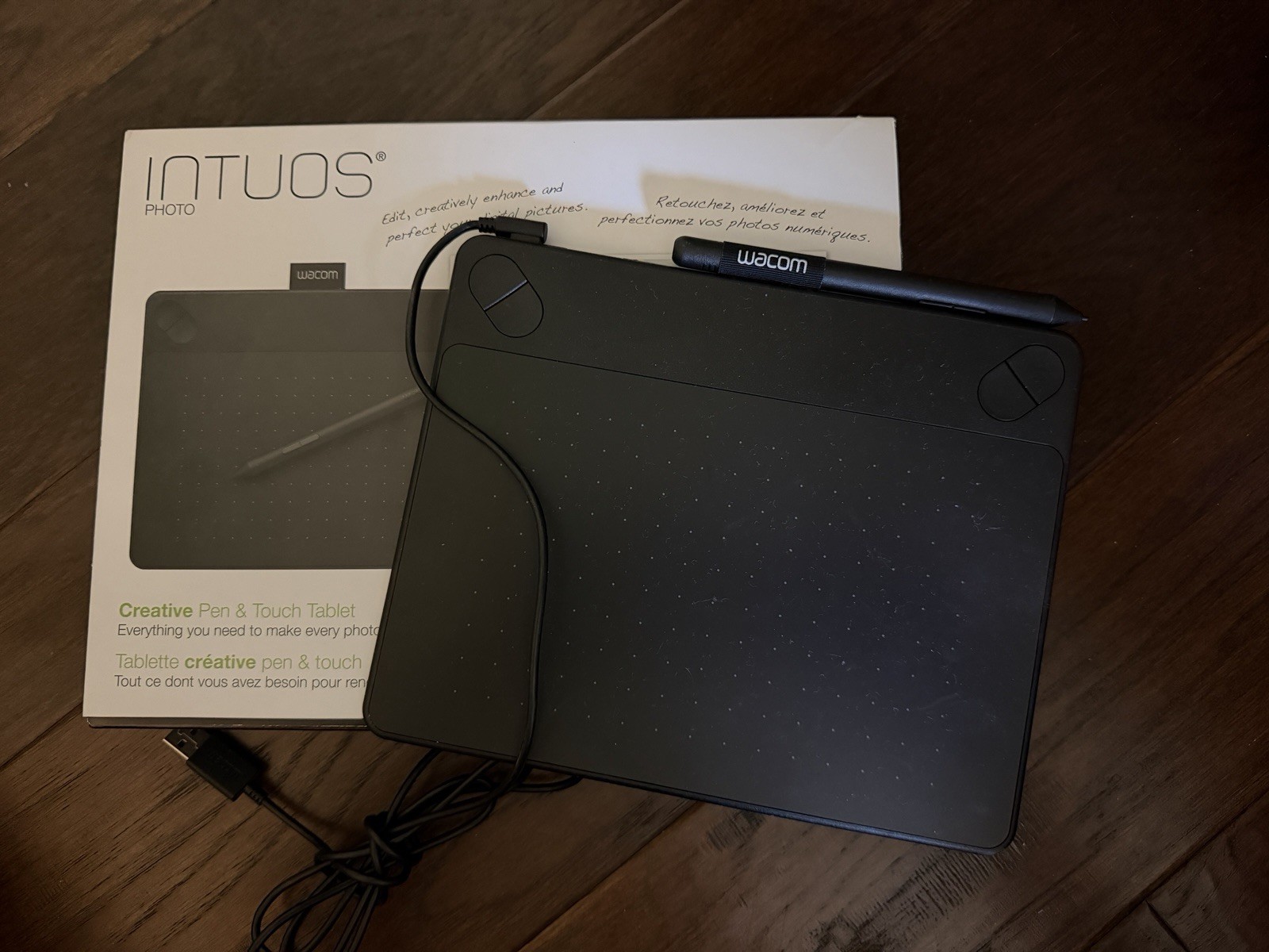 Wacom Intuos Photo CTH-490 Small Black Pen & Touch Graphics Tablet New Open Box