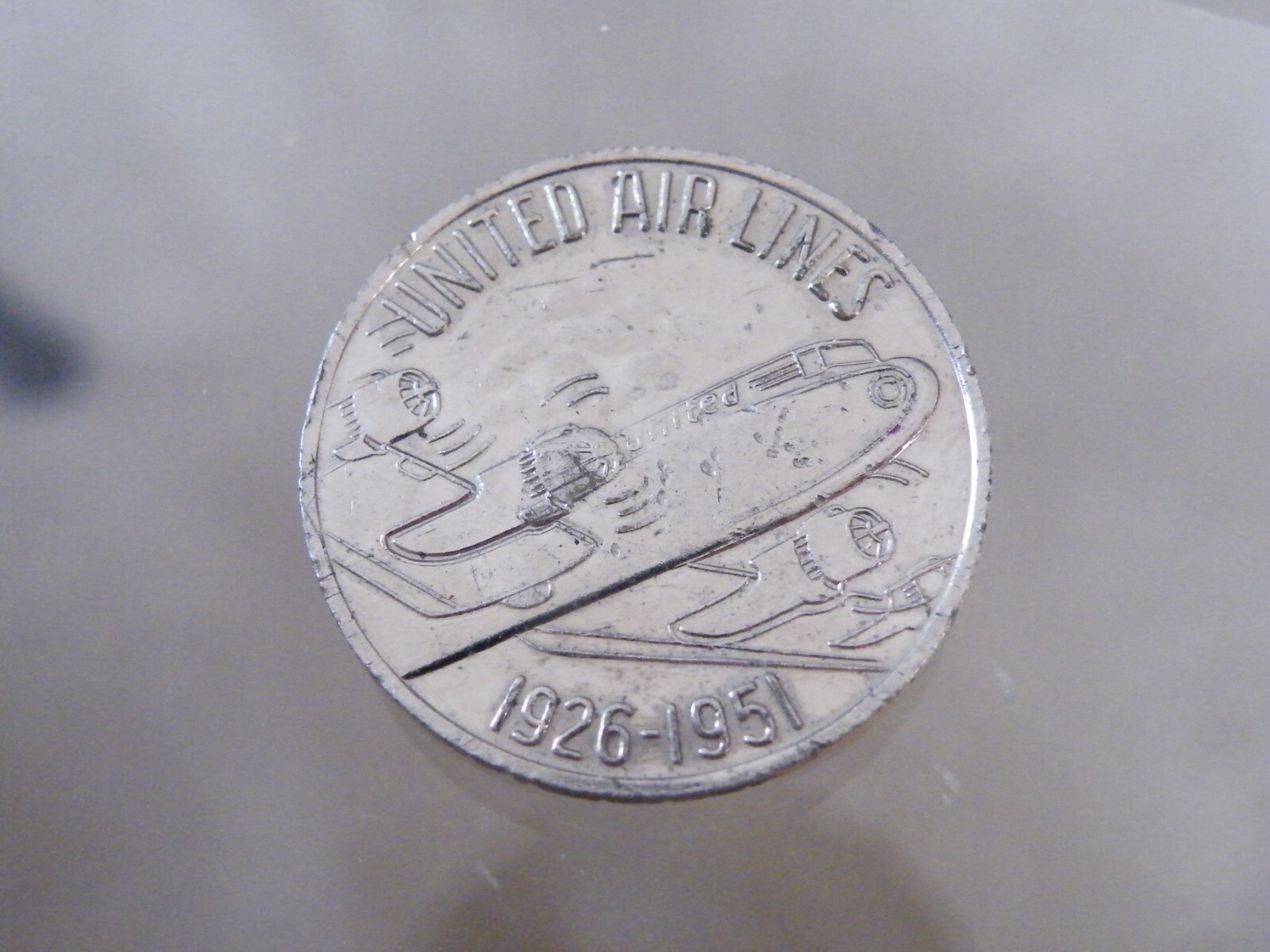 UNITED AIRLINES 1926-1951 - 25 YEAR TOKEN - FREE SHIP