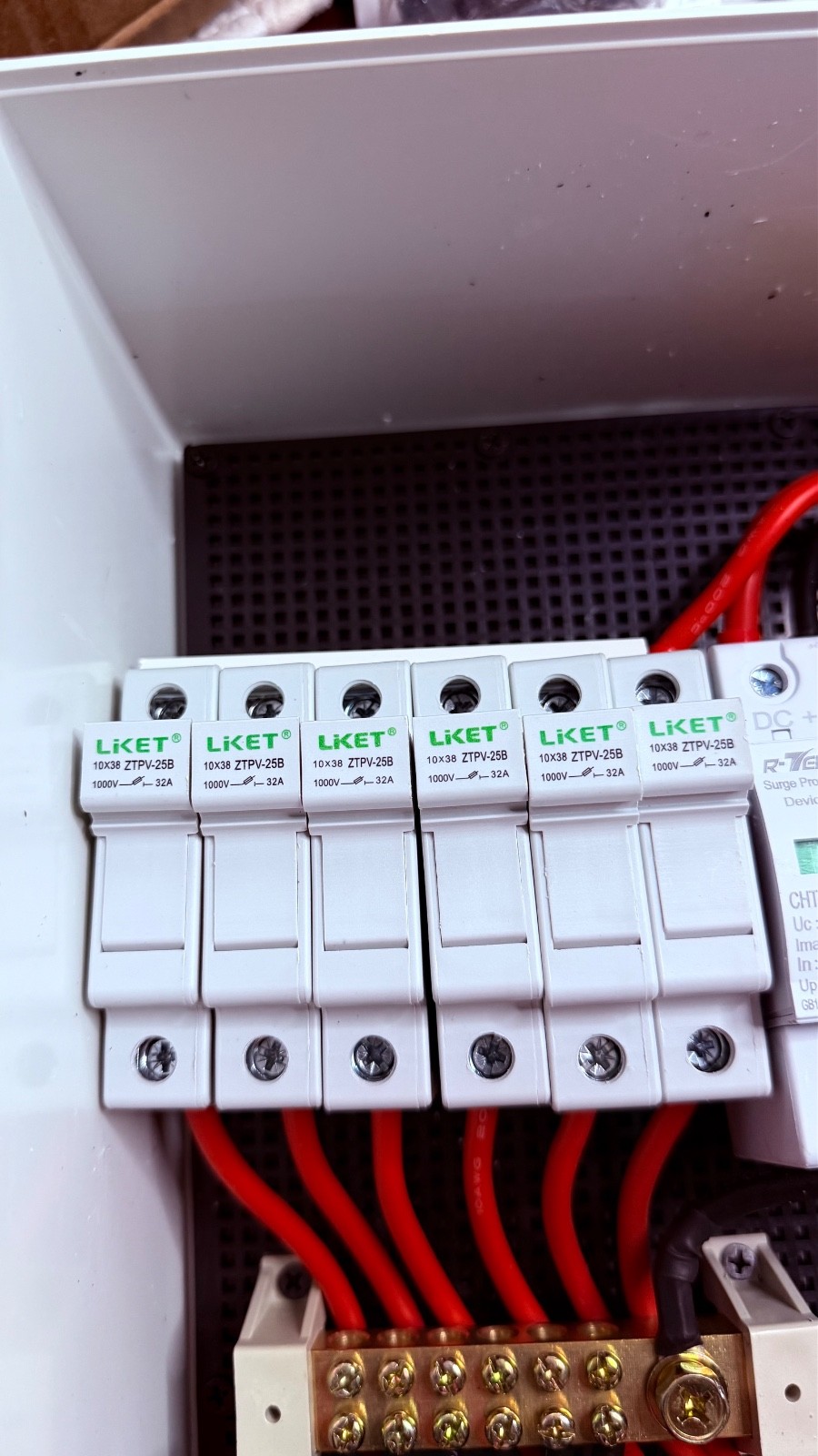ZXWATC SOLAR COMBINER BOX 6 STRINGS