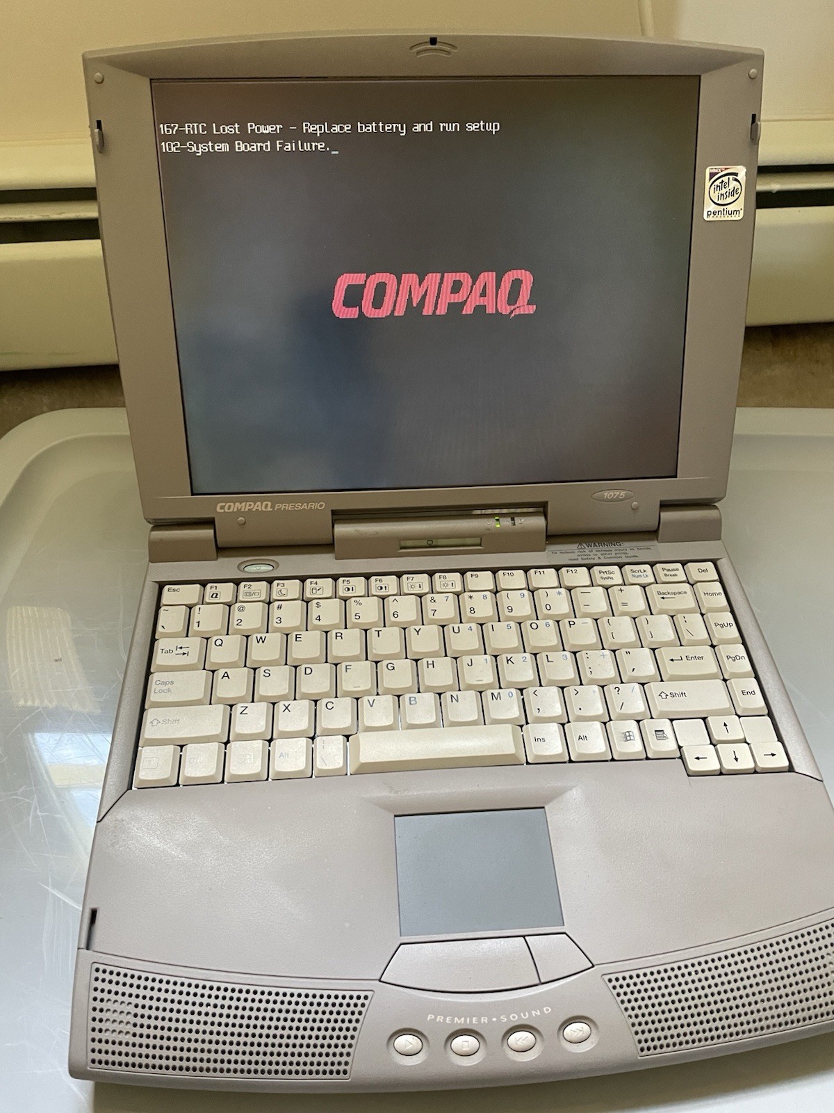 Compaq Presario 1075 Rare Beige Vintage Laptop For Parts Or Repair