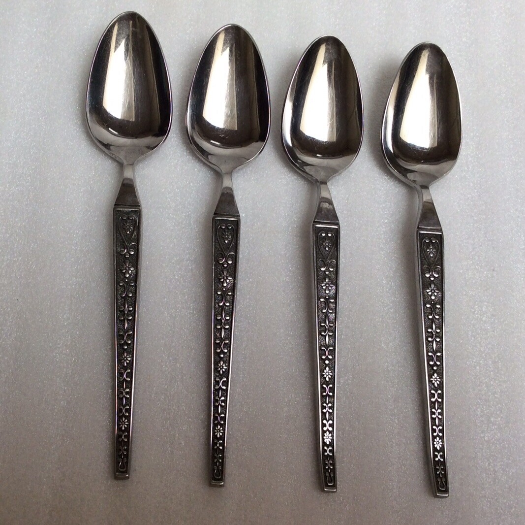 Riviera Stainless Cordova Black Accent 4 Place Oval Spoons 7 1/2”