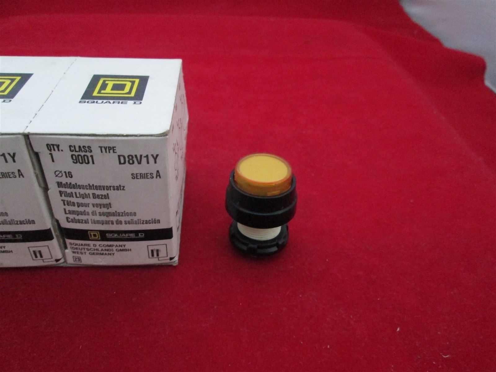 Square D  Pilot Light Bazel 9001 D8V1Y Lot of 2 new