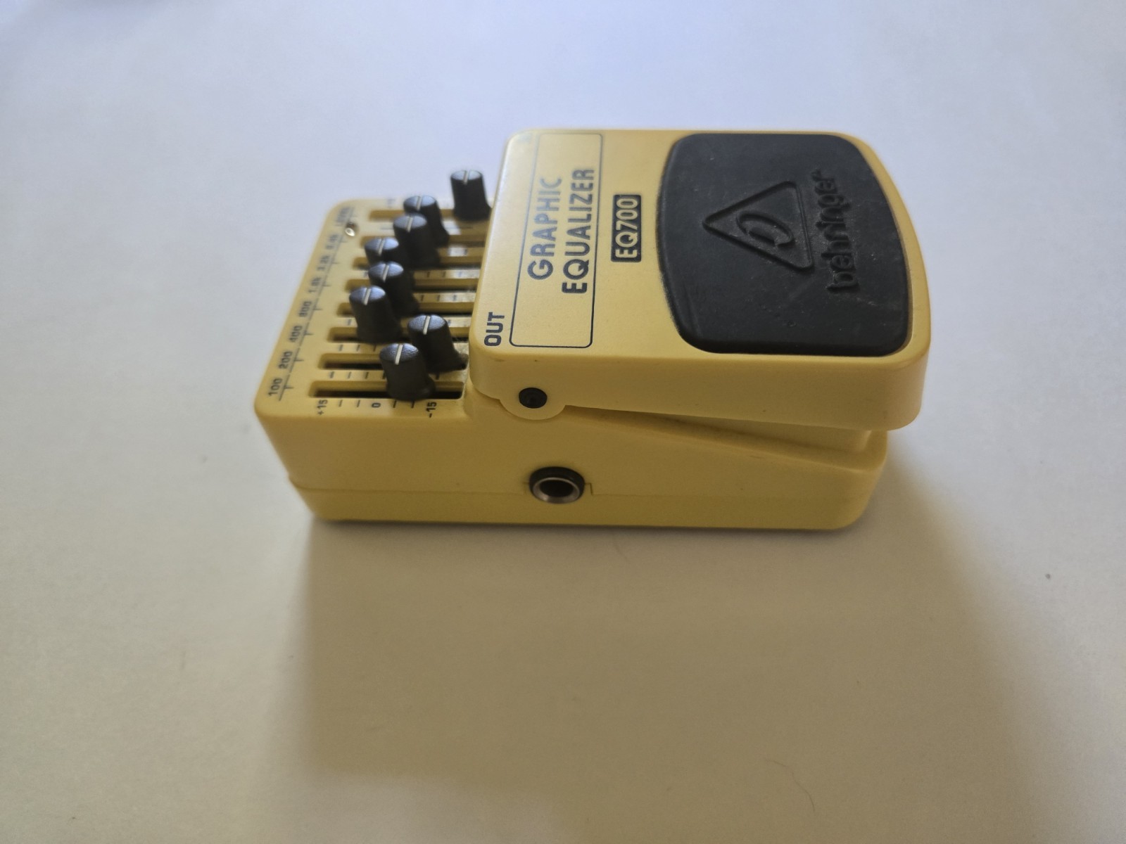 Berringer Eq700 Guitar Pedal