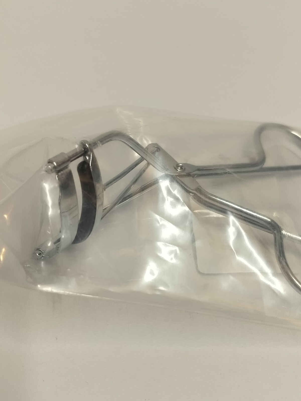 Eyelash Curler Regular Size Color Silver New (#26485)
