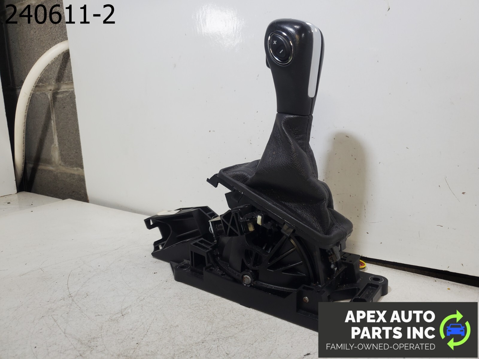 OEM 2012 Ford Explorer 3.5L Automatic Transmission Gear Shifter Assembly