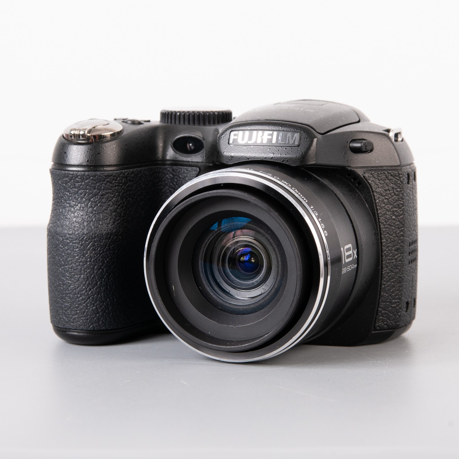 Fujifilm FinePix S2950  Bridge Camera-  14MP, 18x Optical Zoom