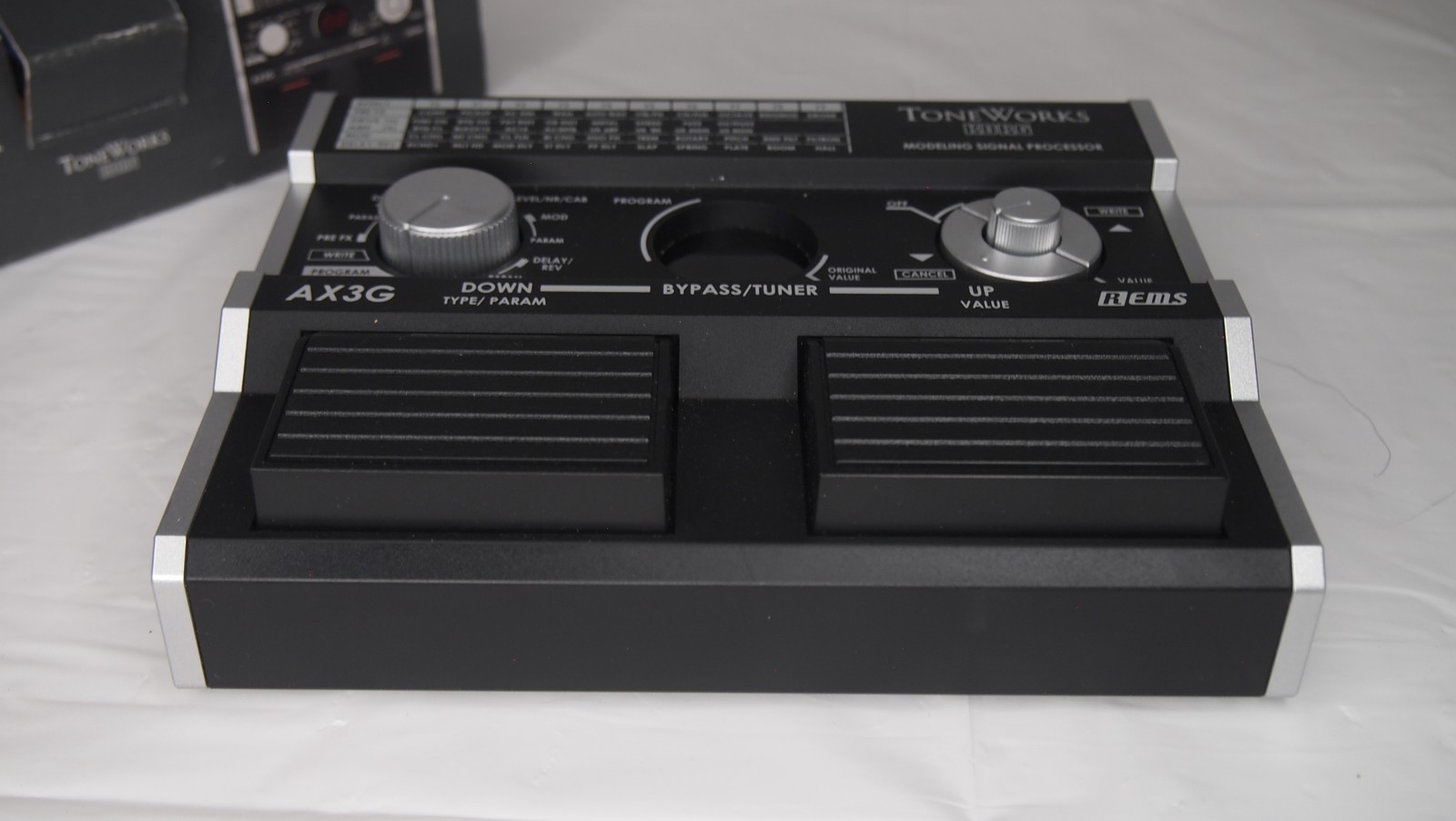 Korg ToneWorks AX3G Modelling Signal Processor Multi-Effects Pedal for Guitar