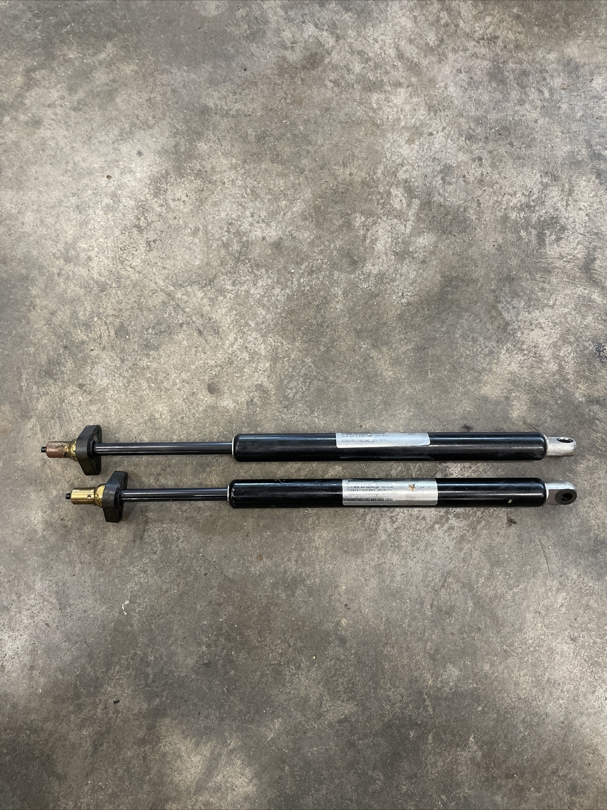 Set of 2 Shock Suspension for Invacare TDX SP Power Wheelchair (1142255), Used
