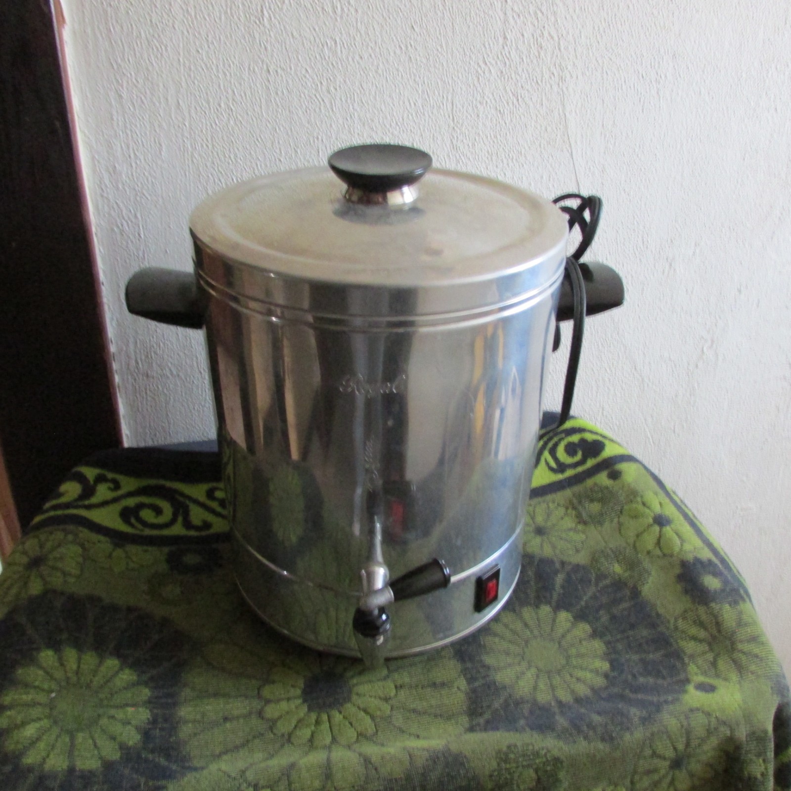 *** Tested. Vintage Regal 12- 36 cup Coffee Maker/ Percolator # 7006 ***