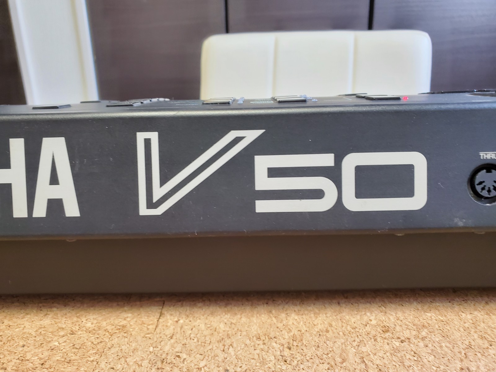 Yamaha V50 Digital Synthesizer New Battery & Button Initialized Good Condition