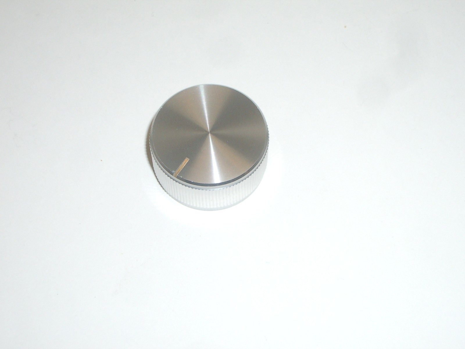 CED P-K312 ALUMINUM KNURLED 1-1/4" ROUND RADIO DIAL KNOB SILVER 1/4" SHAFT 1PC