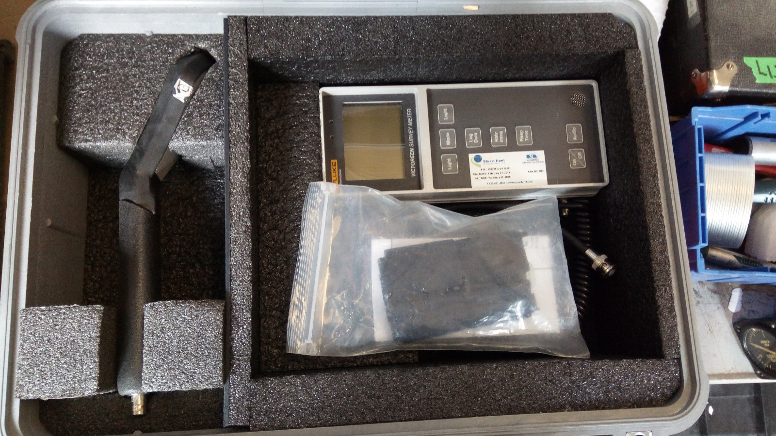 Fluke 190 Geiger Counter / Radiation meter / Pancake probe W check source