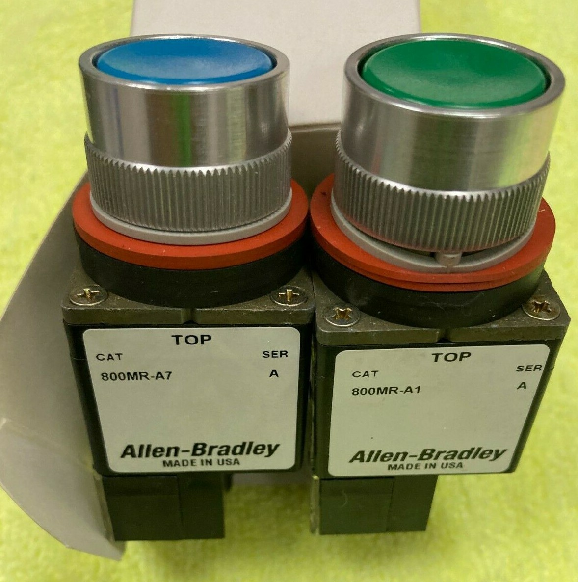 (Lot of 2) Allen Bradley 800MR Small Round Push Button Unit, Flush Head