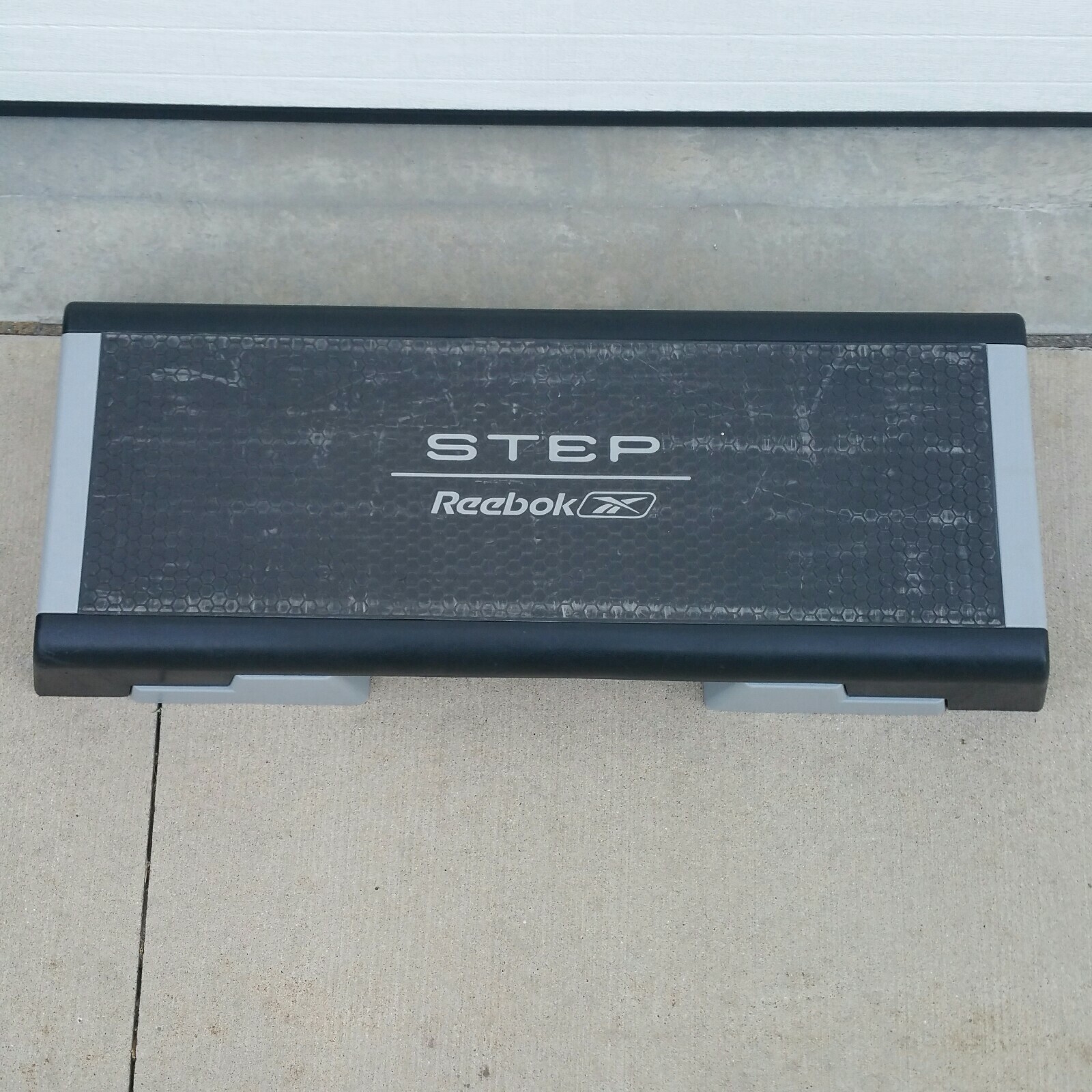 Reebok Aerobics Step Cardio Workout Stepper w/Adjustable Risers 6" 8" 10" height