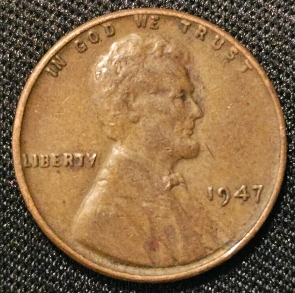 1947 Lincoln Wheat Cent • Philadelphia Mint • Circulated • Free Shipping