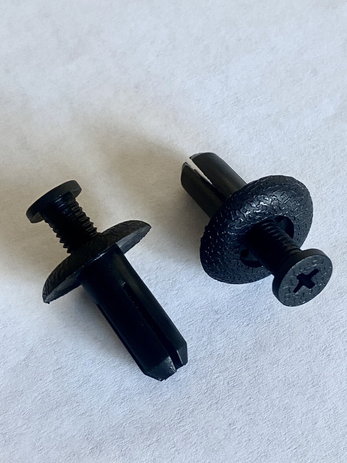 Lexus LS430 Air Intake Clip Retainer Radiator Cover Screw Plastic