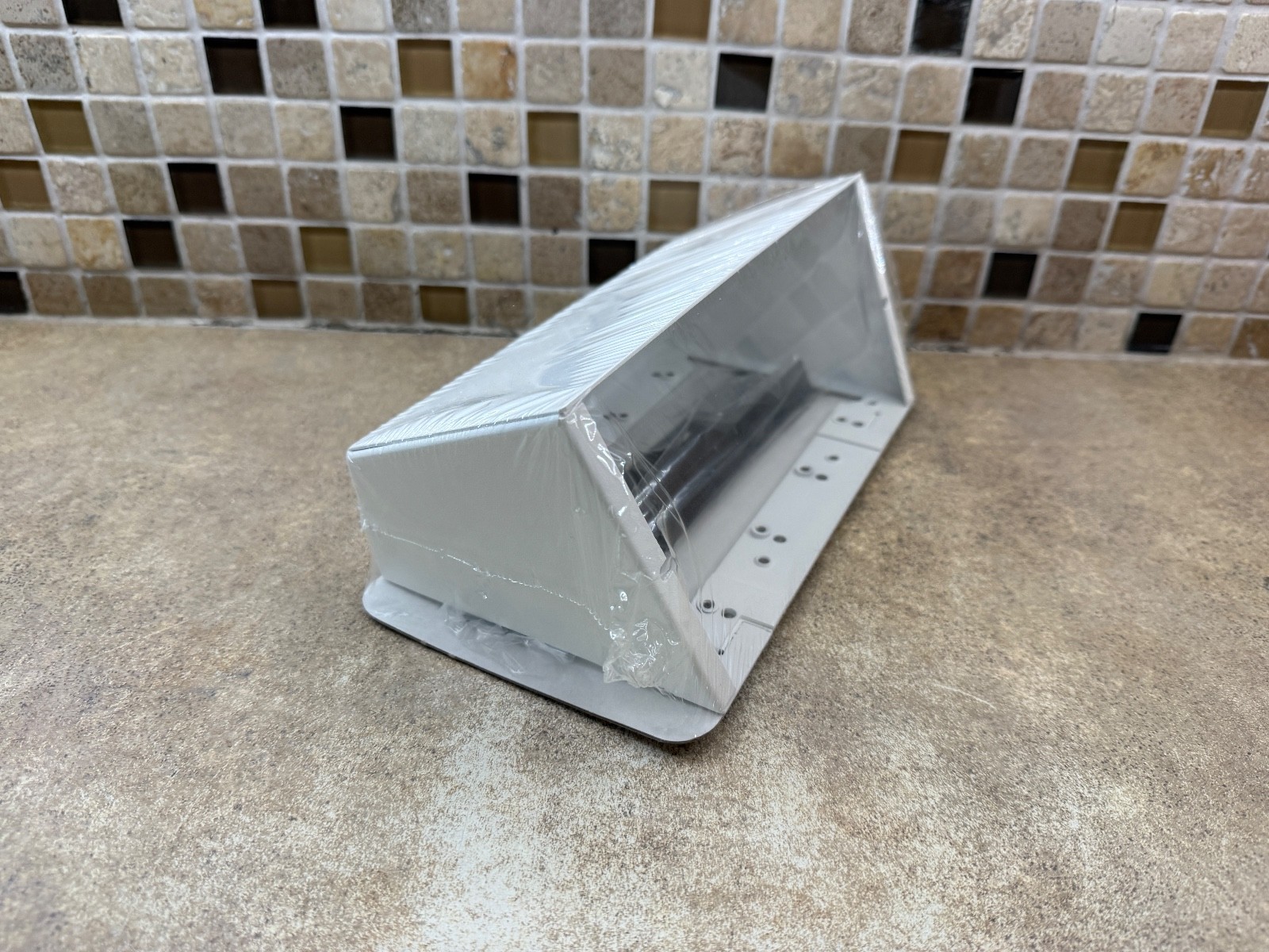 RDL DC-4W 4 Desktop/Wall Mounted Chassis for Remote Controls Panels White