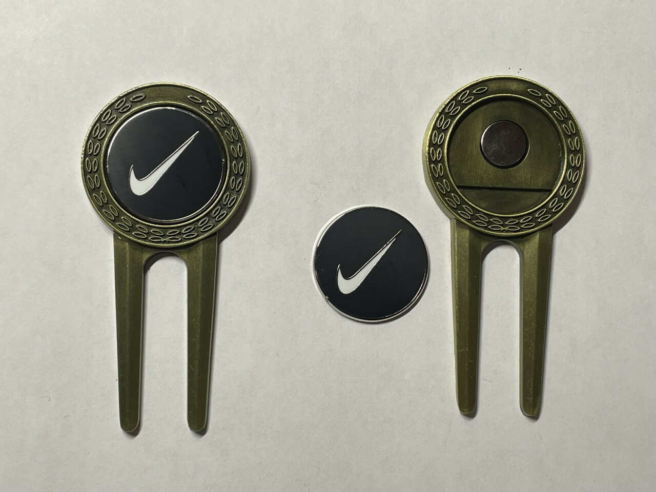 (1) Nike Swoosh Metal Divot Tool & 1" Flat Coin Style Golf Marker - A Beauty!