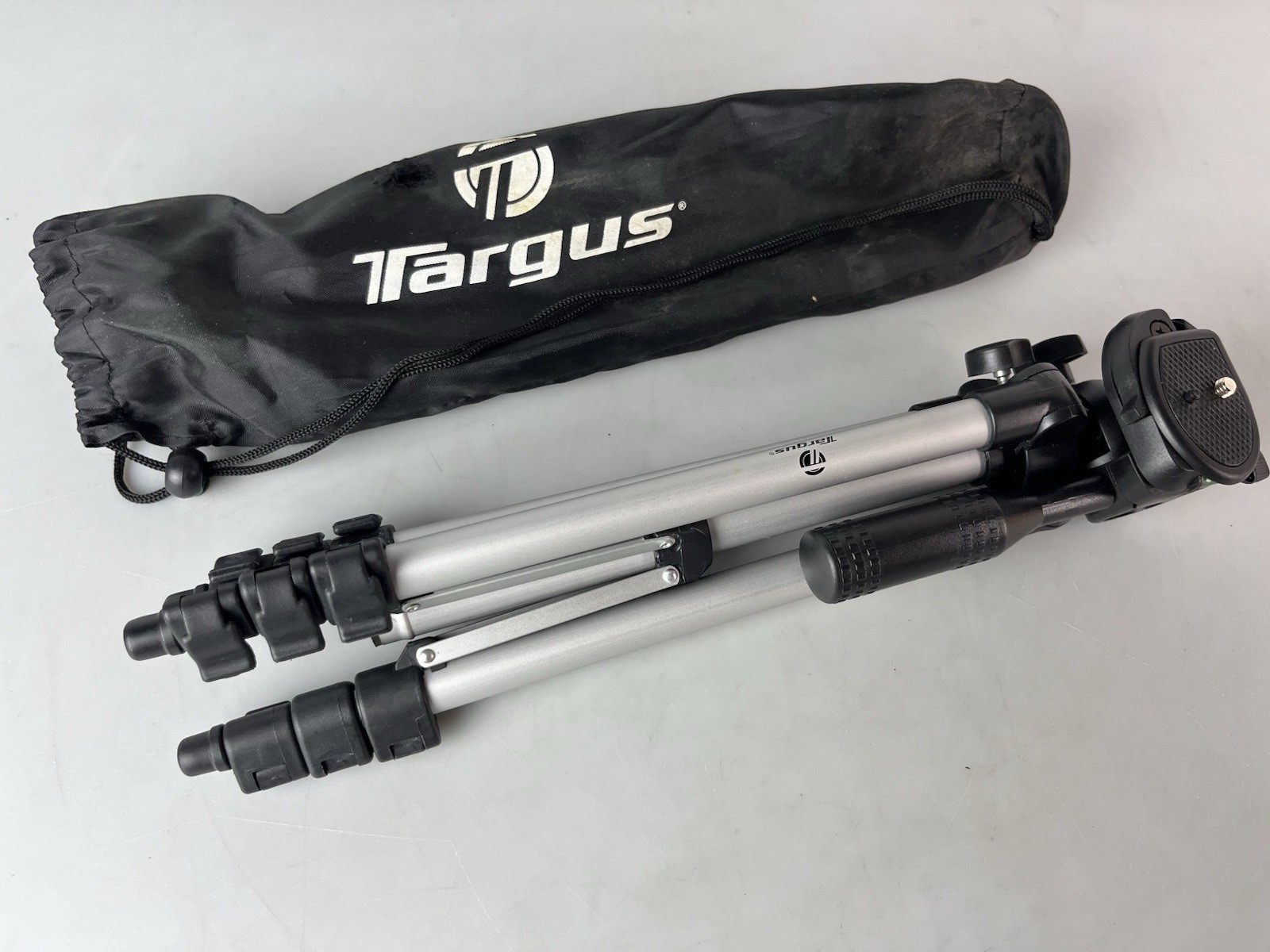 Targus Tripod w/ Bag