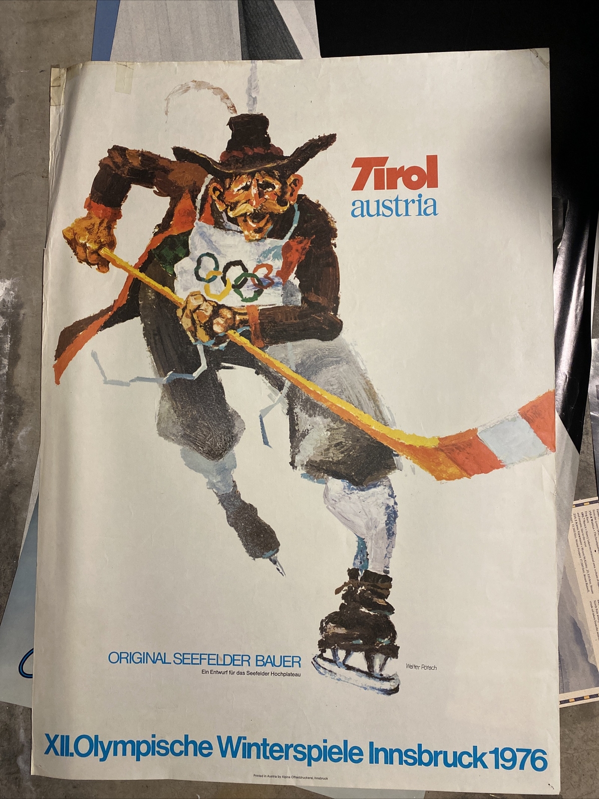 1976 INNSBRUCK SEEFELD TIROL ICE HOCKEY FARMER OLYMPIC POSTER 23” X 33” / Rare