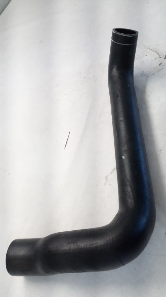 INTERNATIONAL/NAVISTAR LOWER RAD.COOLANT HOSE P/N 3610318C2 3610318C1  3610318C4