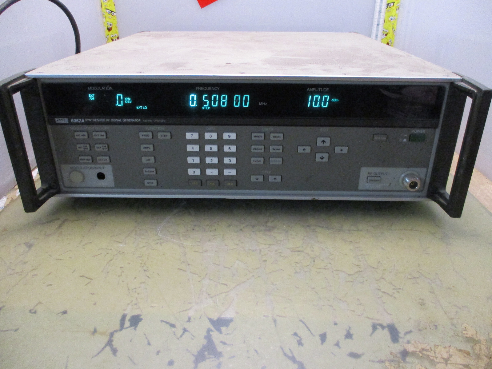 fluke 6062A synthesized rf signal generator 100kHz-2100MHz 2.1GHz [H-2.00]