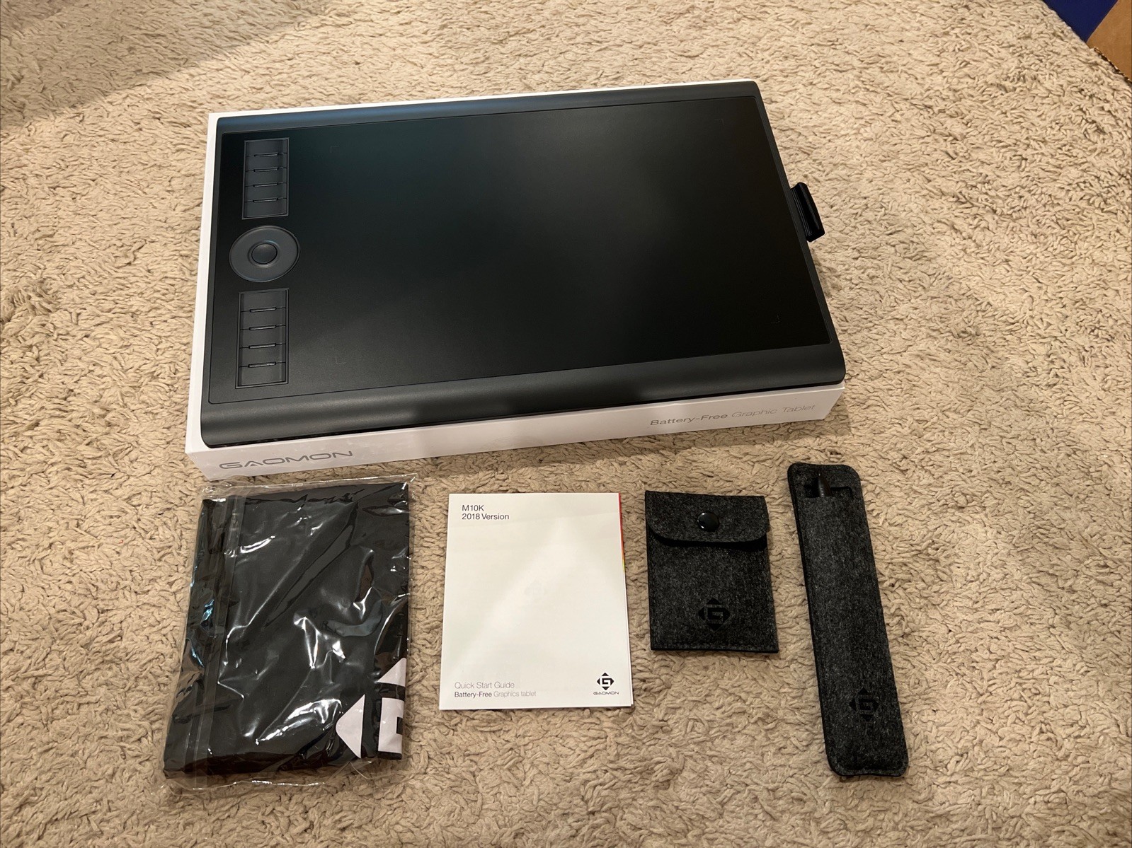 Gaomon M10K Drawing Tablet 11.7" Art Display Battery Free Digital Sketch Pad