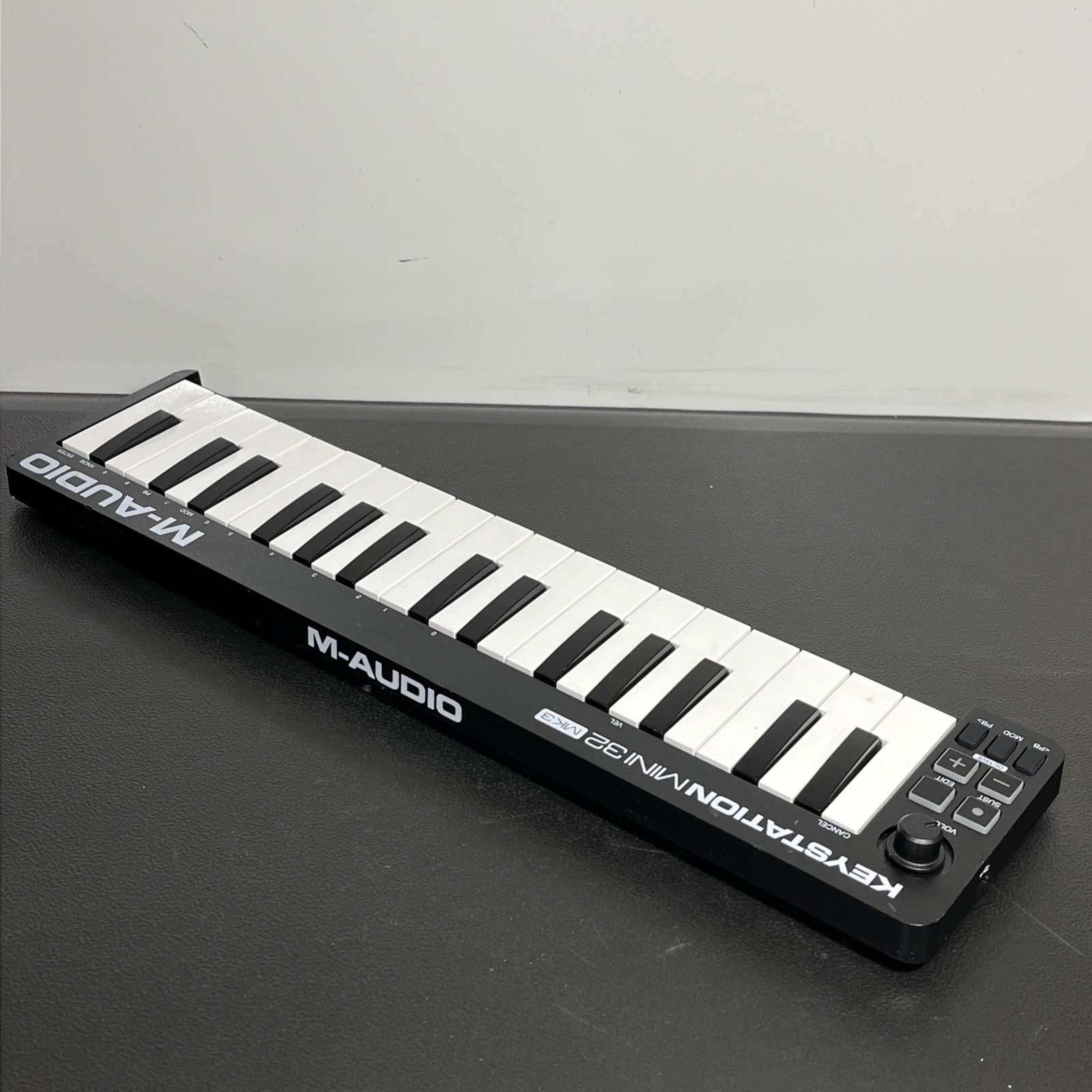 M-Audio Keystation Mini 32 MK3 32-Key Keyboard Controller
