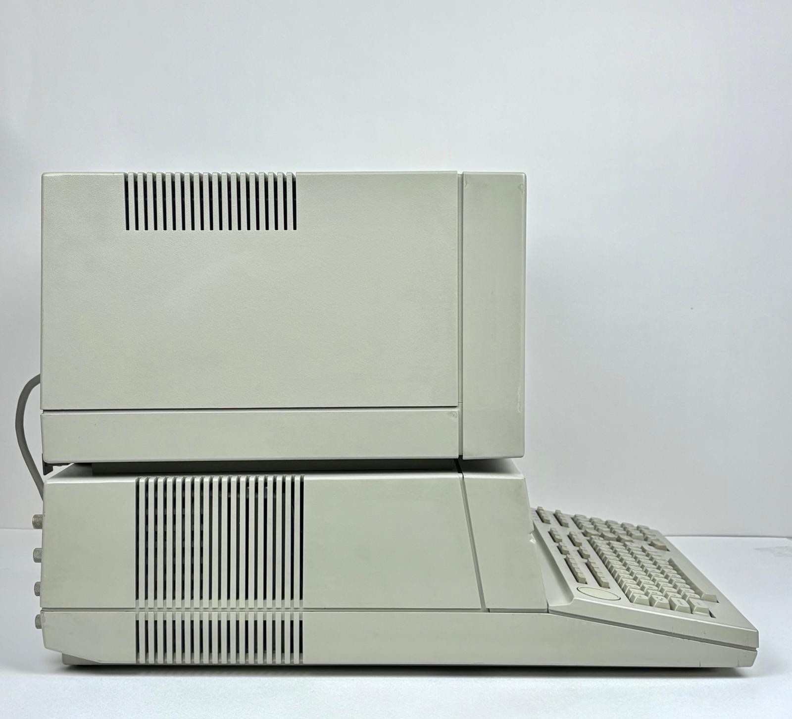 Vintage 1982 Hewlett Packard HP 9836A Computer Model 236