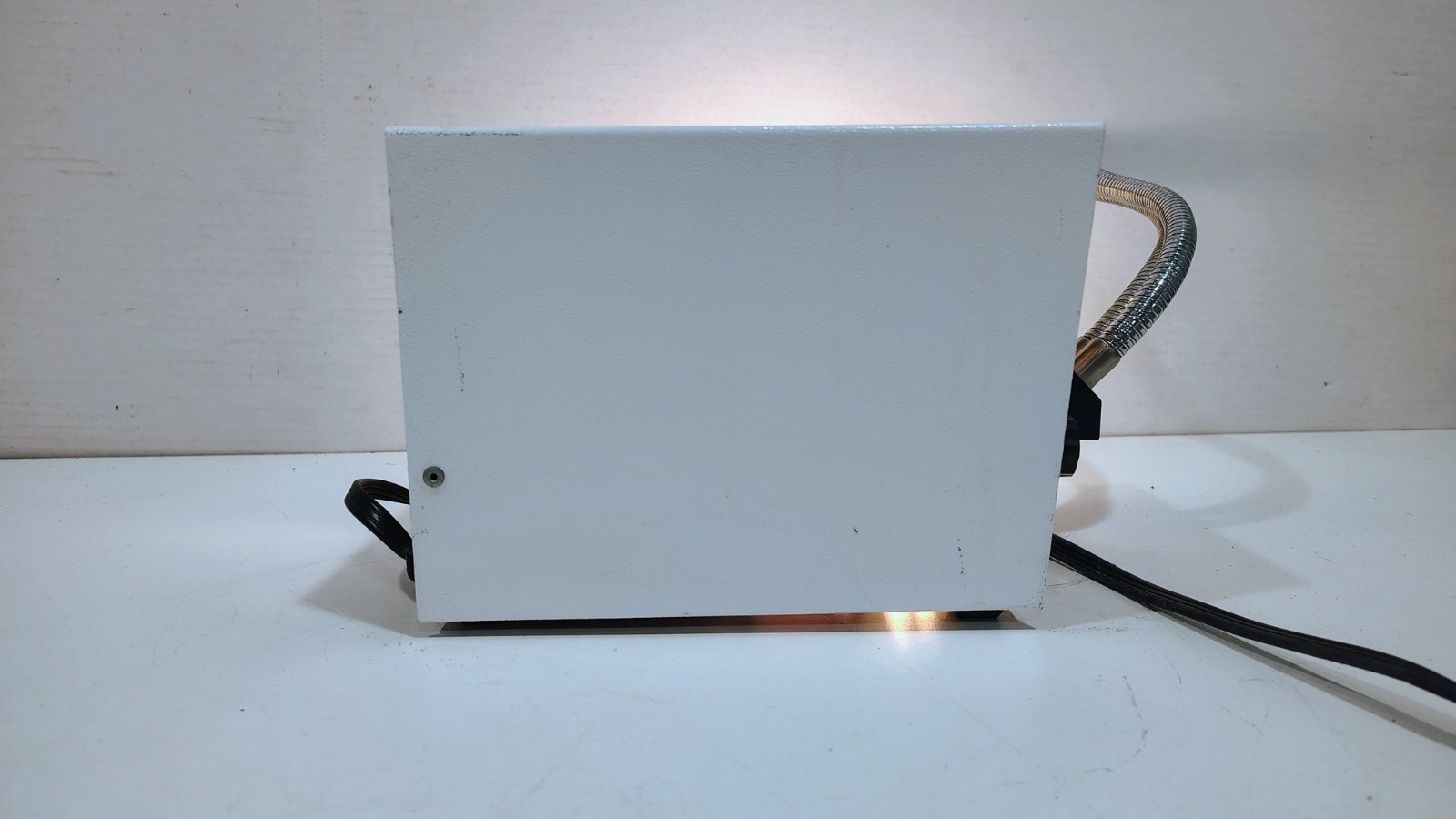 Fiber Optic Illuminator Lite Scope Cold Light Source Generates high-Intensity