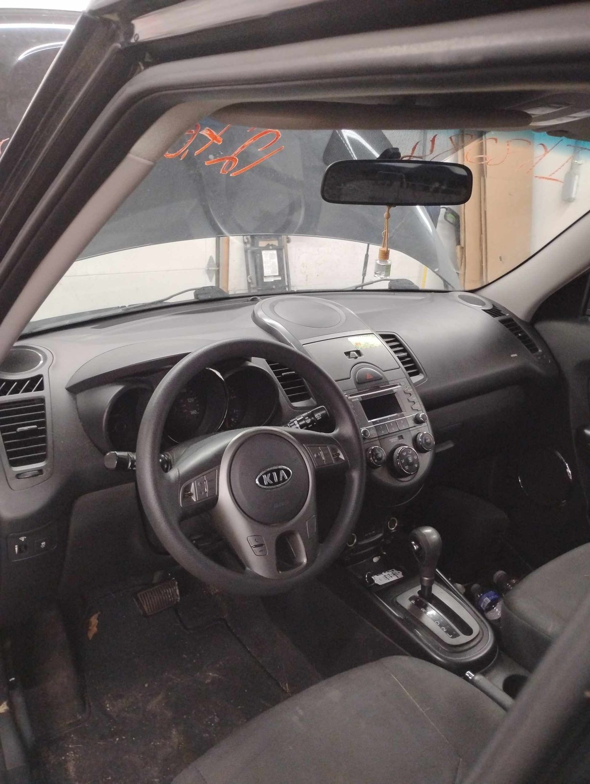 Spindle Knuckle Front KIA SOUL Left 10 11