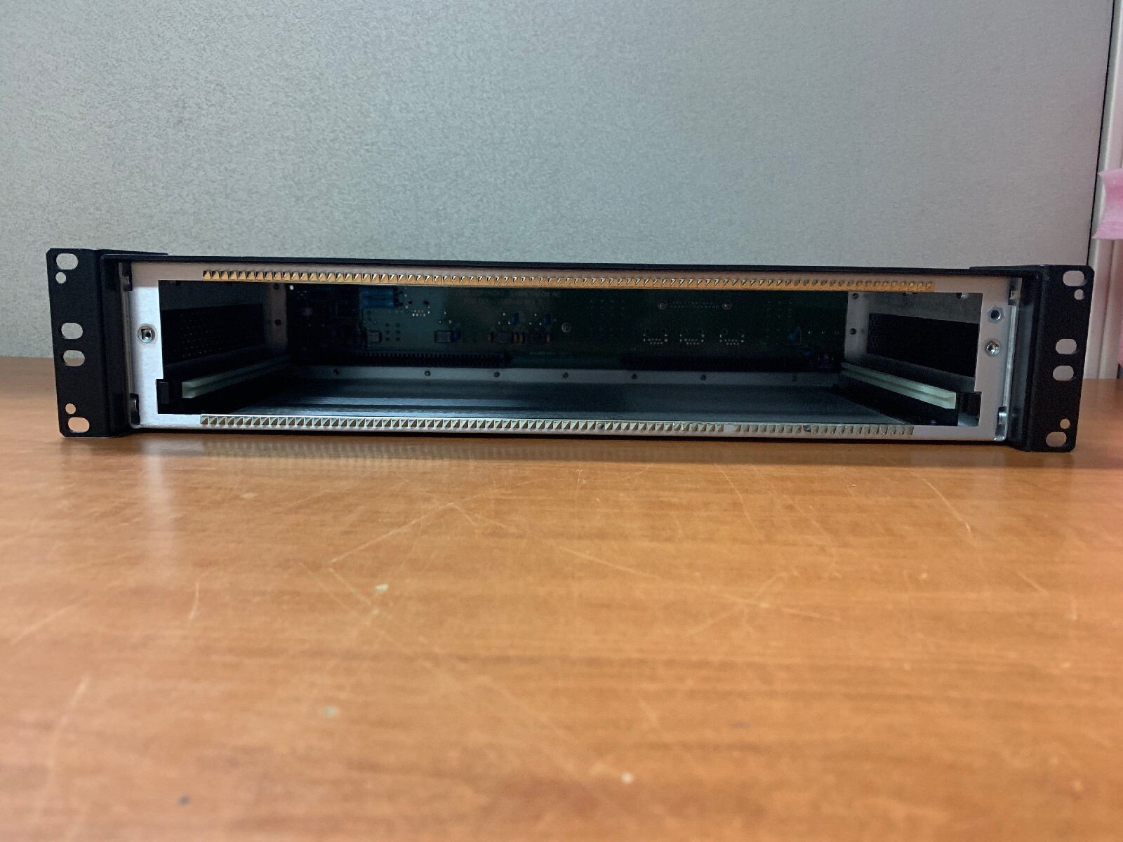 SYMMETRICOM 090-72000-01 D0MTMT04RA TIMESOURCE3000 ST1 UN