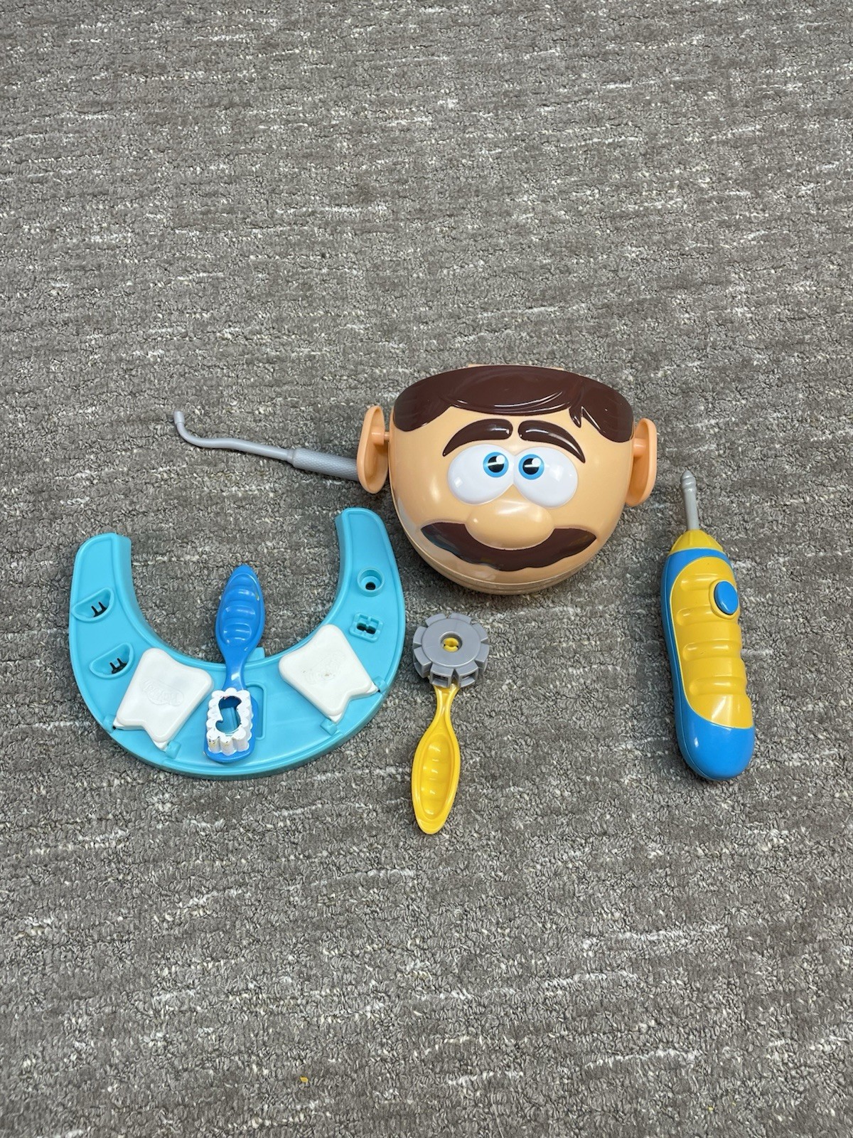 Play-Doh Doctor Drill ‘N Fill  Pretend Dentist Playset Works Molds Head Vtg 2010