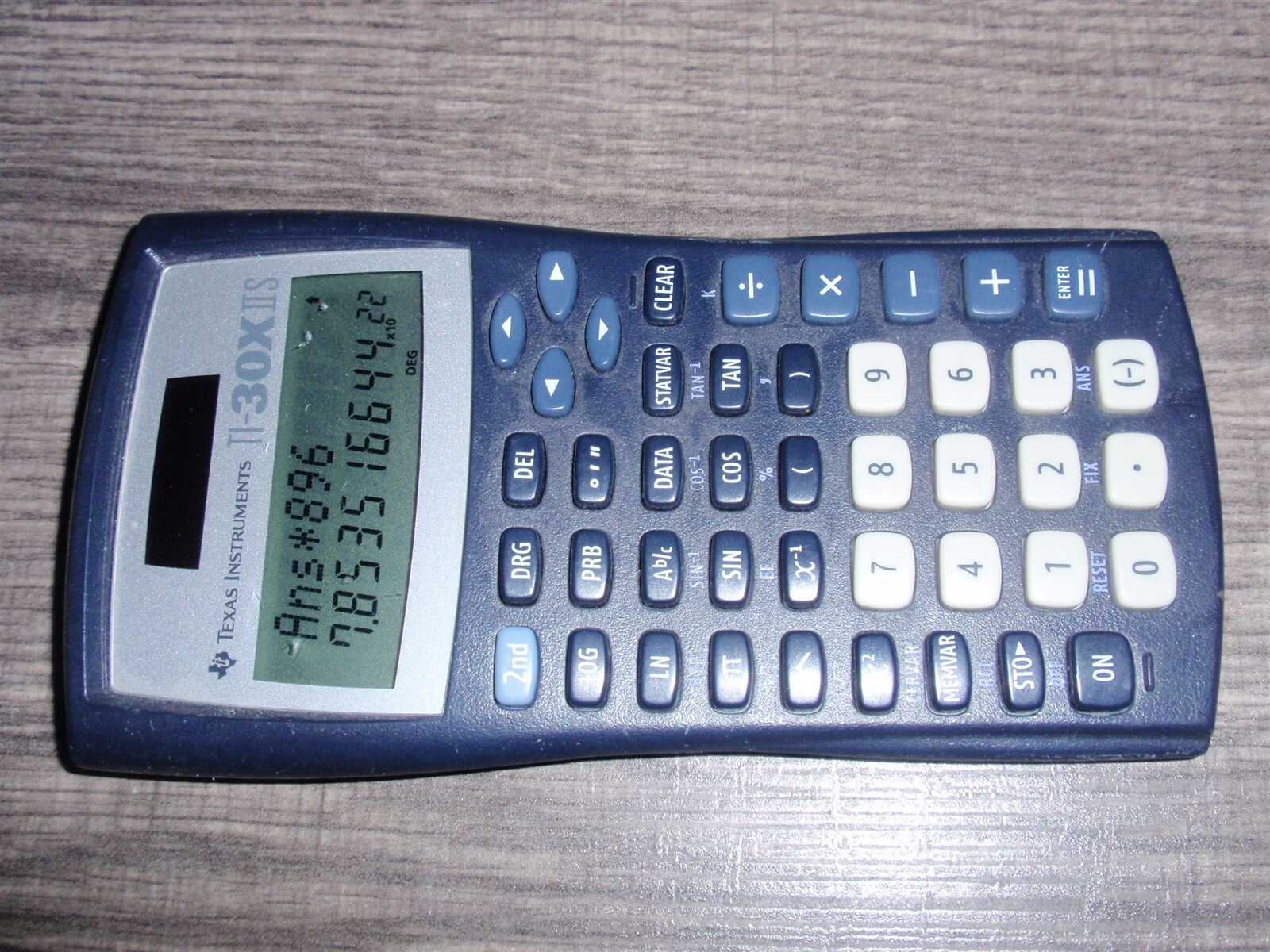 Texas Instruments TI-30X IIS Solar Scientific Calculator TI30XIIS TI-30XIIS Used