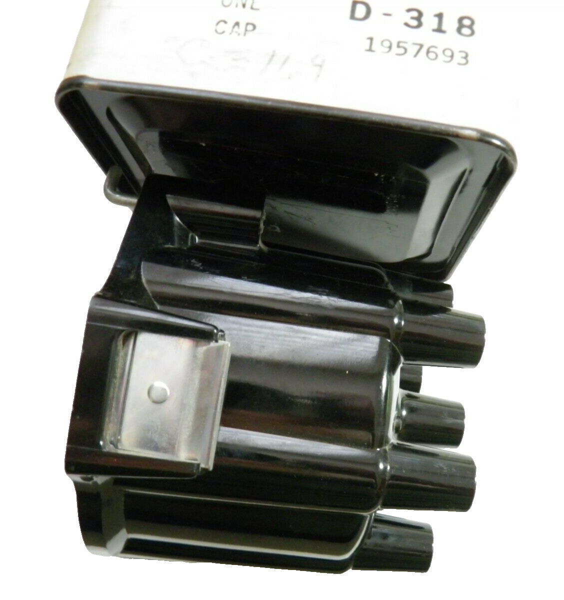 D-318 DISTRIBUTOR CAP 6-cylinder # 1957693