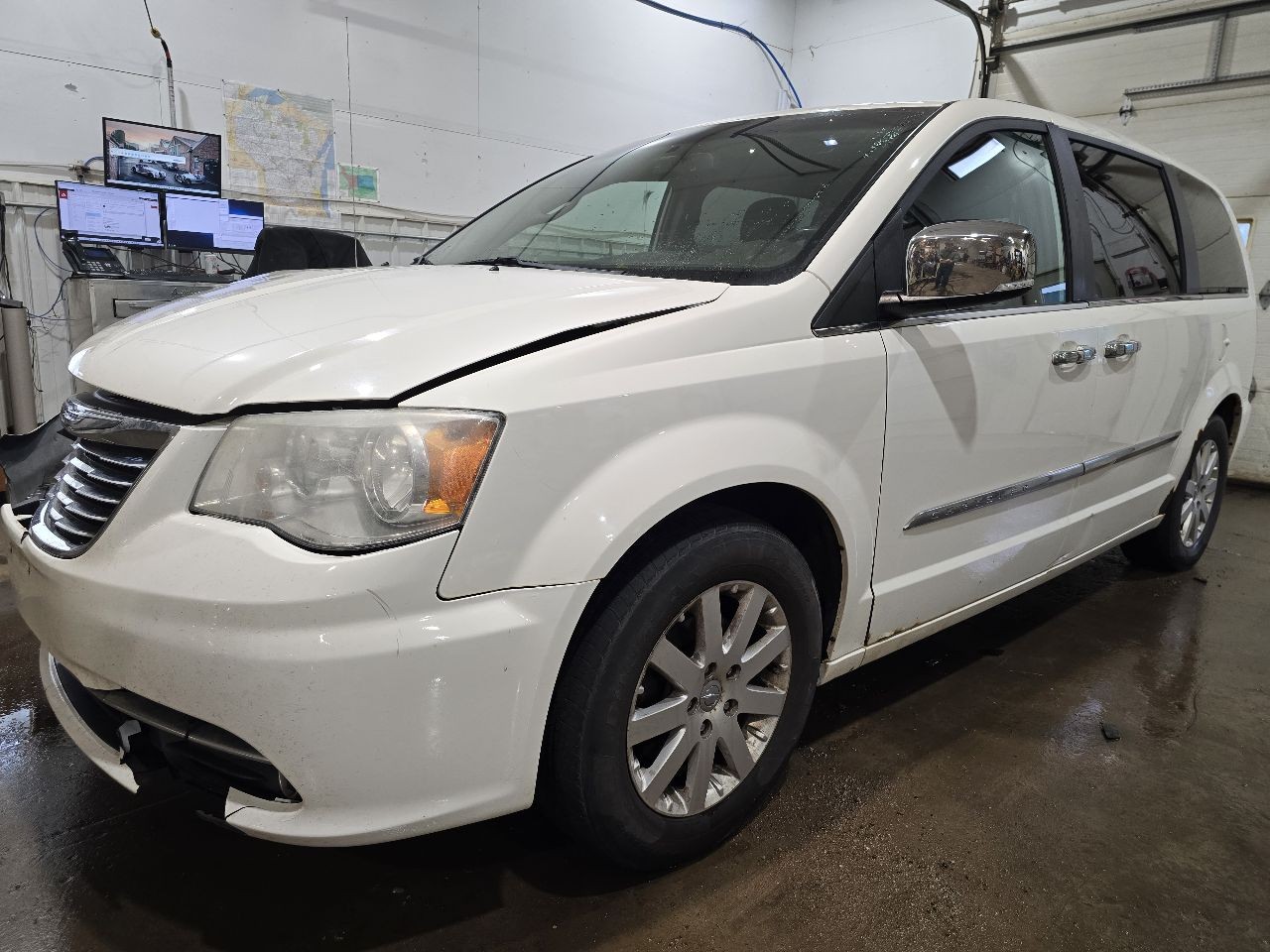 Used Blind Spot Detection System Warning Control Module fits: 2011 Chrysler Town