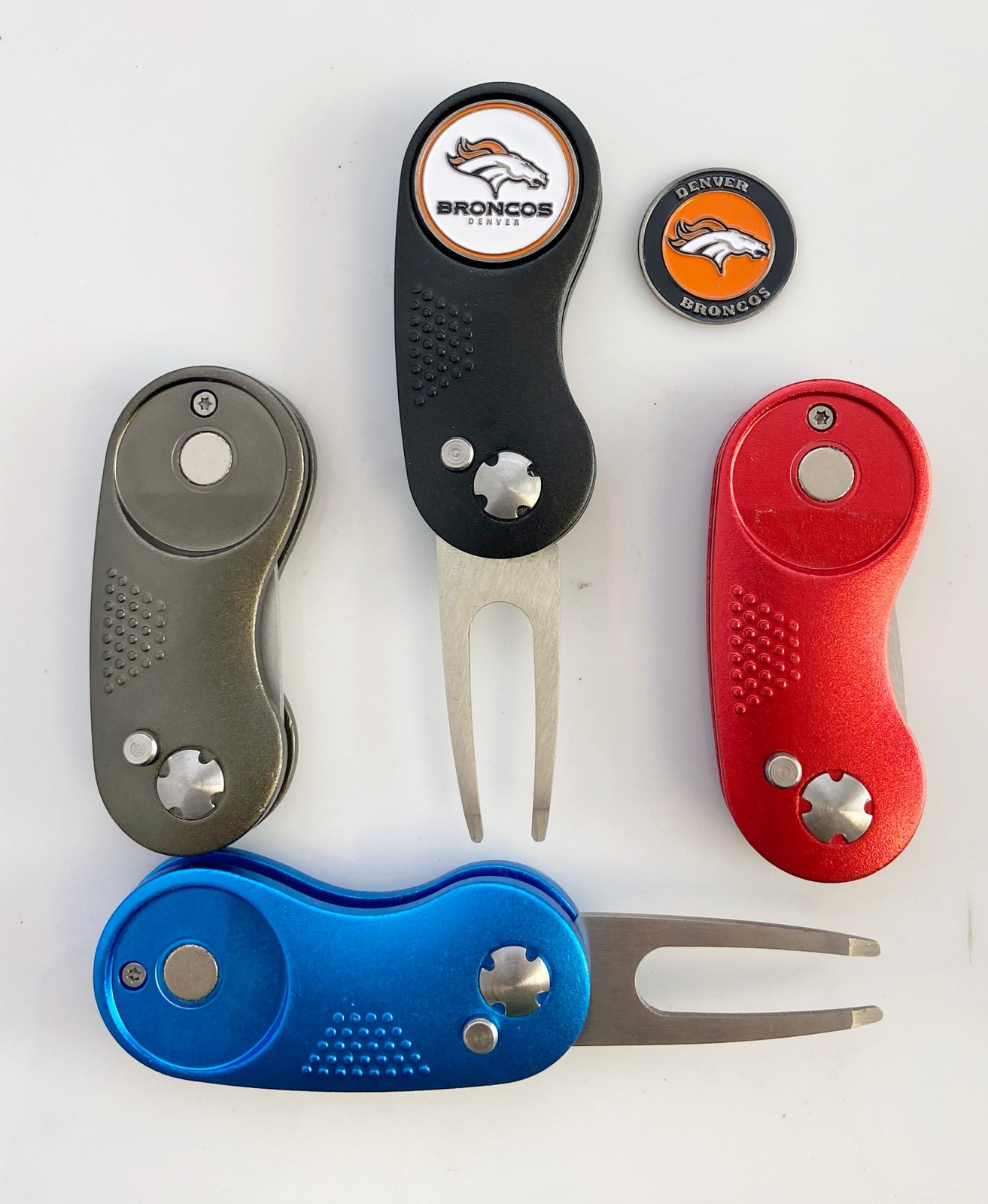 NFL 2 Prong Switchblade GOLF DIVOT REPAIR TOOL Gray + Ballmark DENVER BRONCOS