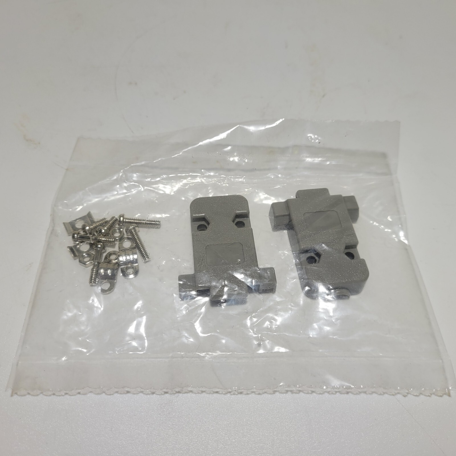 Lot Of 9 Multi Comp SPC15476 D Sub Backshell, DE, 180°, ABS Body