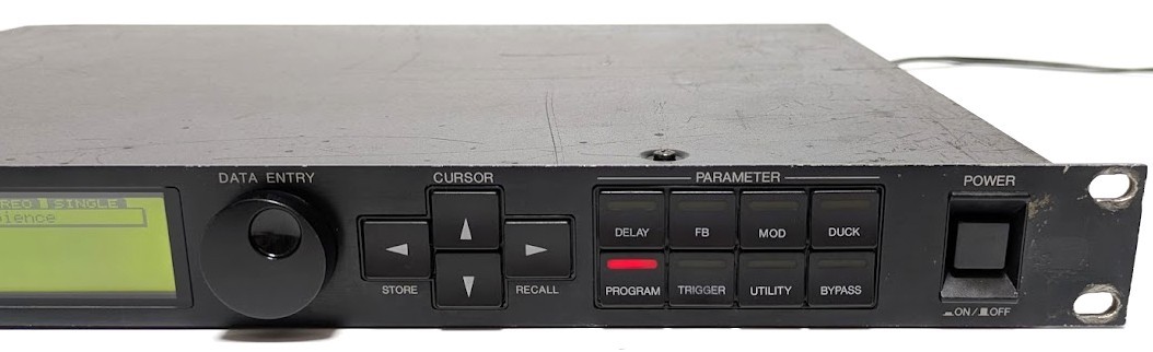 YAMAHA D5000 PROFRSSIONAL DIGITAL DELAY GUITAR EFFECT RACK MODULE