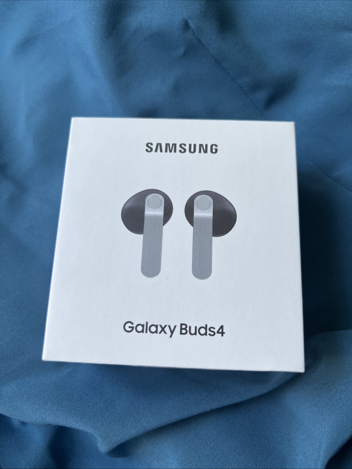 Samsung Galaxy Buds4  SM-R540 True Wireless Bluetooth Earbuds NEW FREE SHIPPING