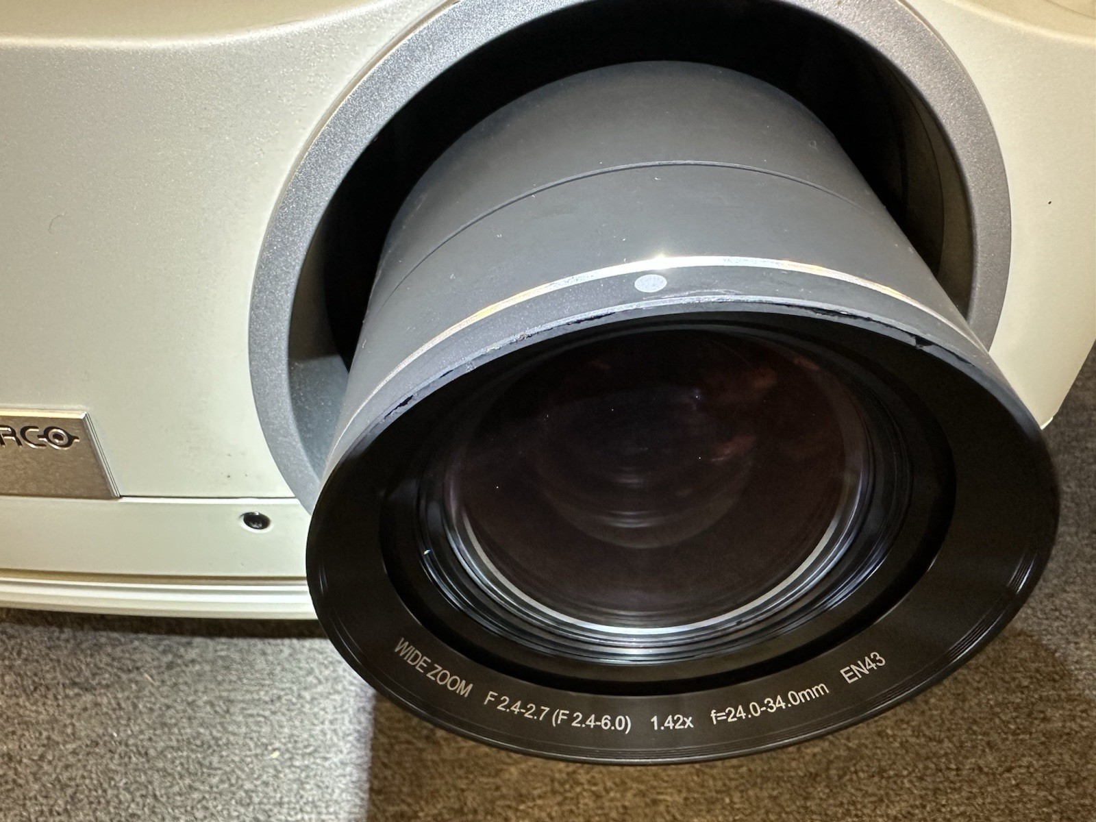 Barco CRPN-62B -447 HOURS ONLY-No Remote