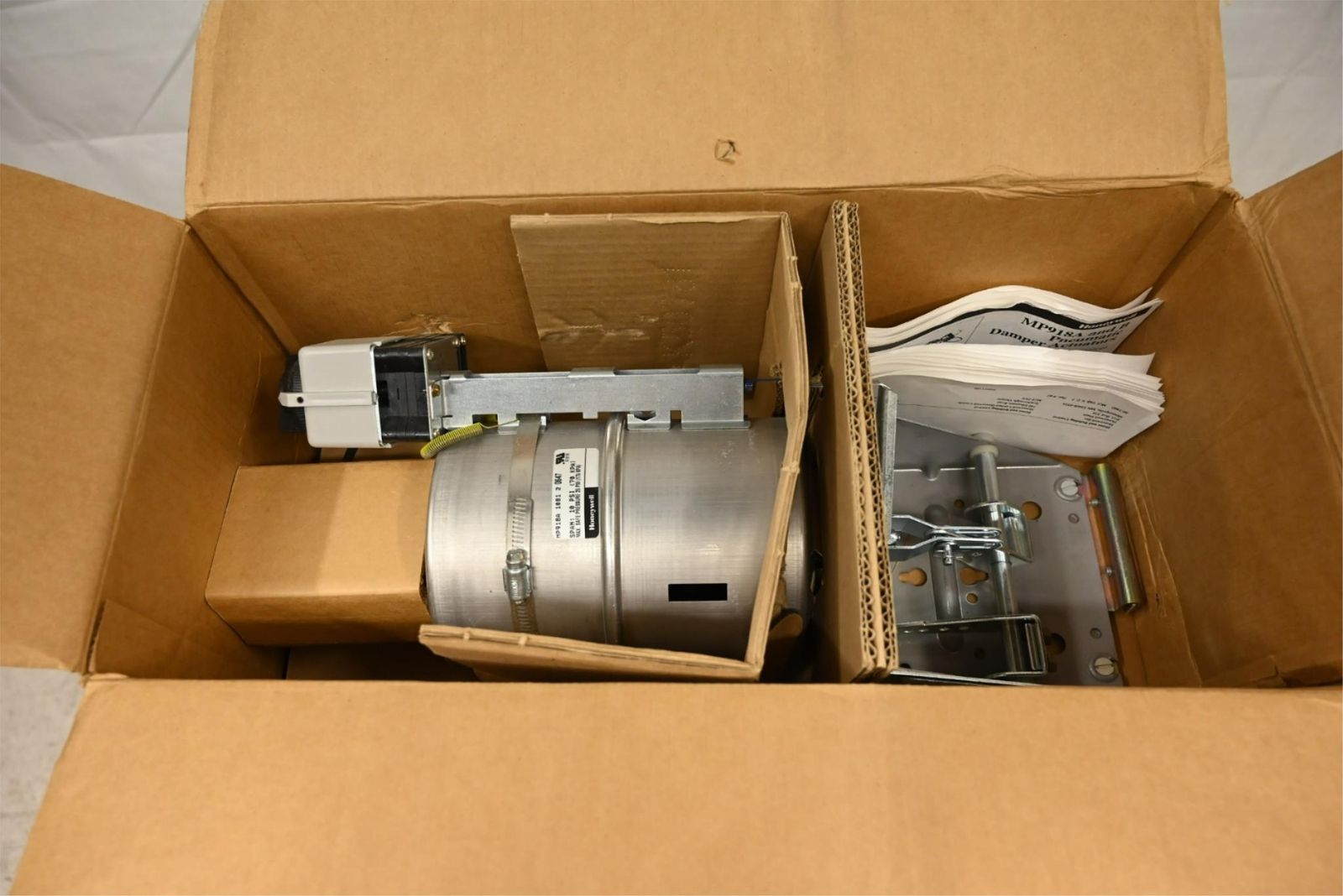 Honeywell MP918A 1081 2 Pneumatic Damper Actuator w/Positioner, 10 PSI