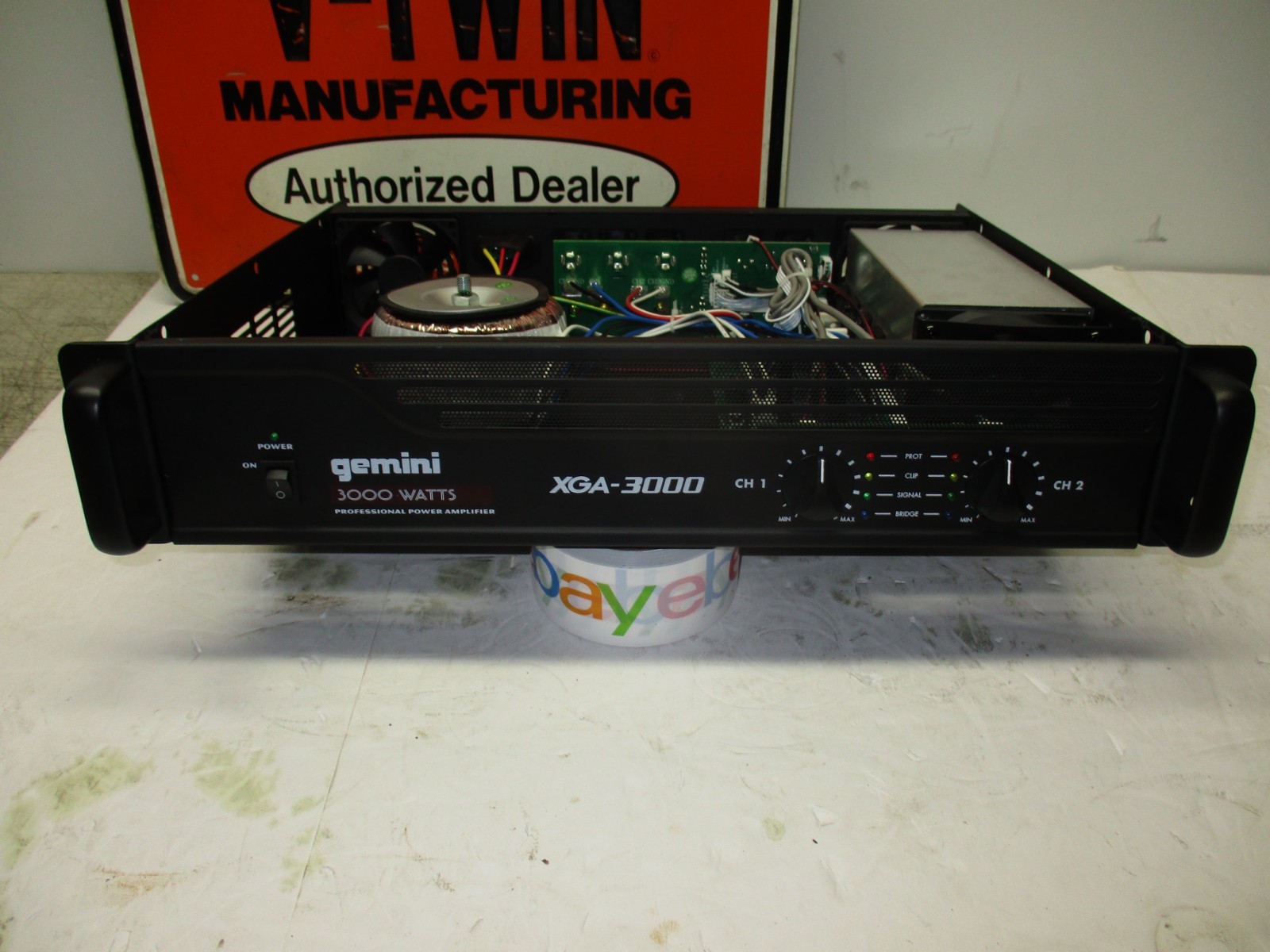 GEMINI XGA-3000 AMPLIFIER 3000W WORKS RACK MOUNT HAS NO TOP