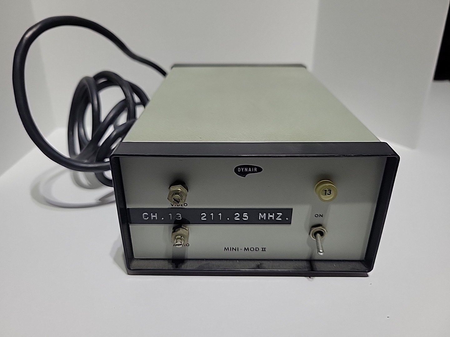 Vintage DYNAIR MINI-MOD II