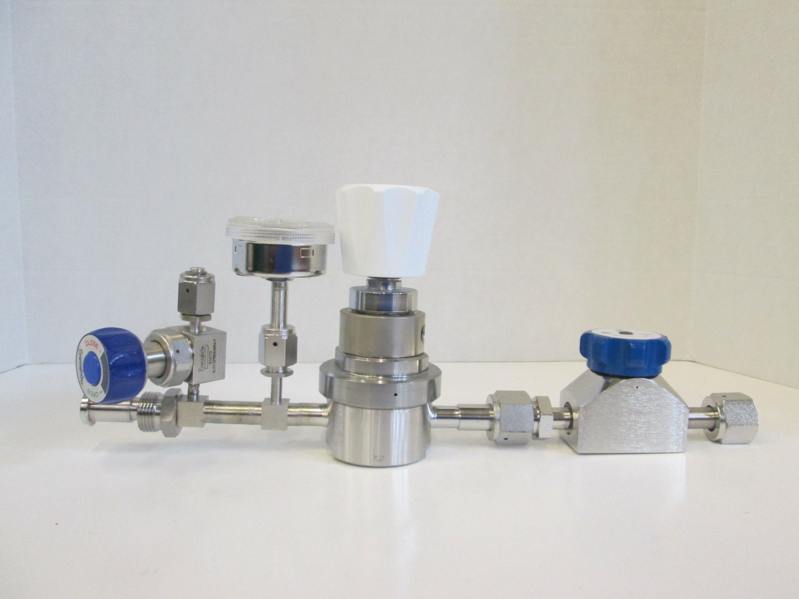 High Purity Gas Stick, 935 Veriflo Valve, Tescom Regulator, Gauge