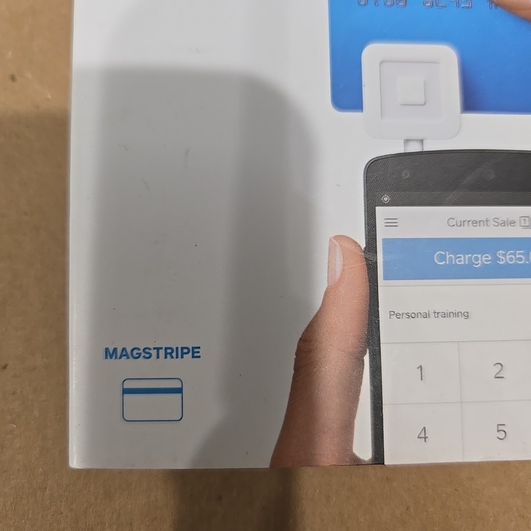 NEW Square Credit Card Reader for iPhone, iPad and Android