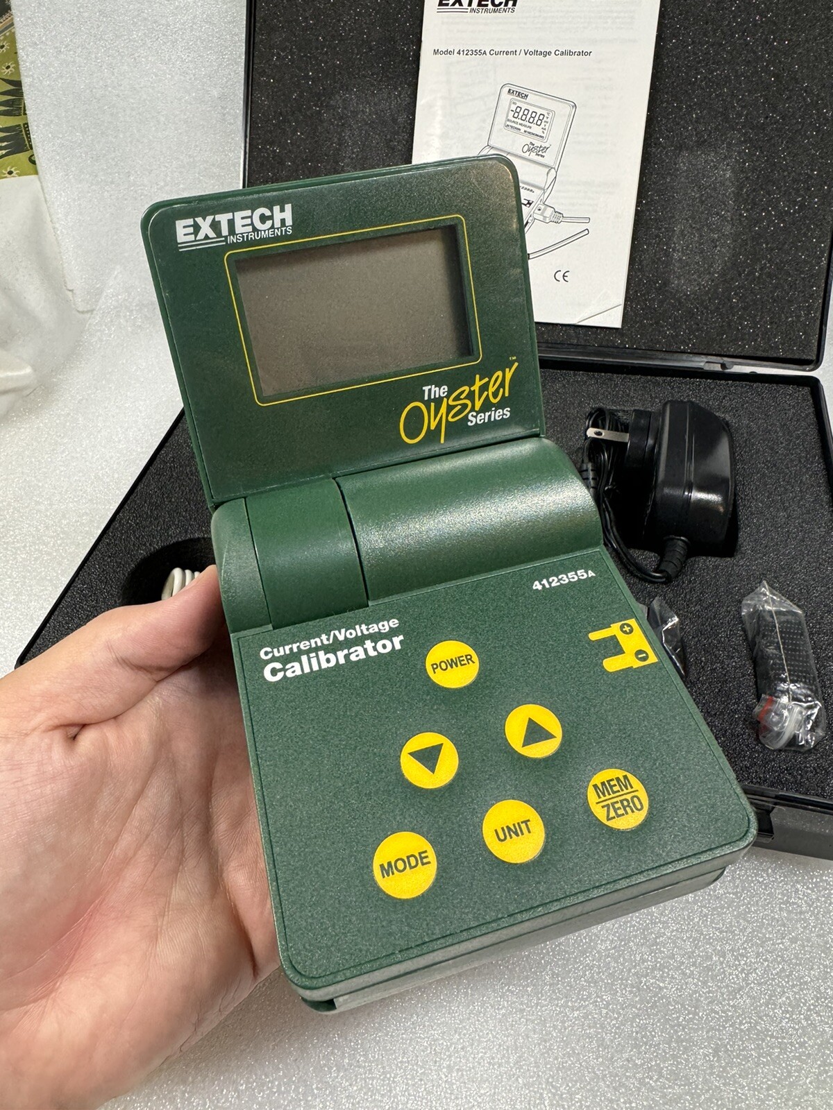 Extech OYSTER 412355A Current & Voltage Calibrator Meter & Test Lead Probe