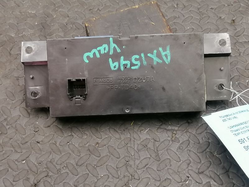 Chassis ECM Temperature Center Dash Fits 09 MKS 1969085