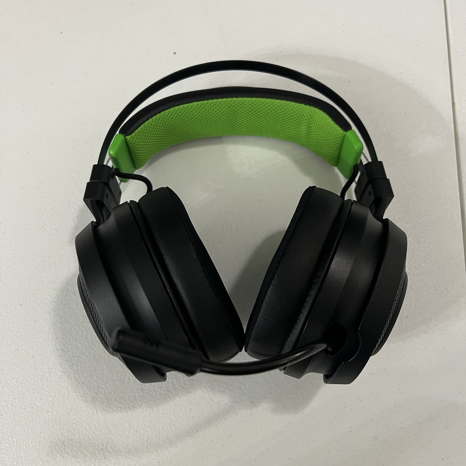 Razer Nari Ultimate Wireless 7.1 Surround Sound Gaming Headset XBox Black Green
